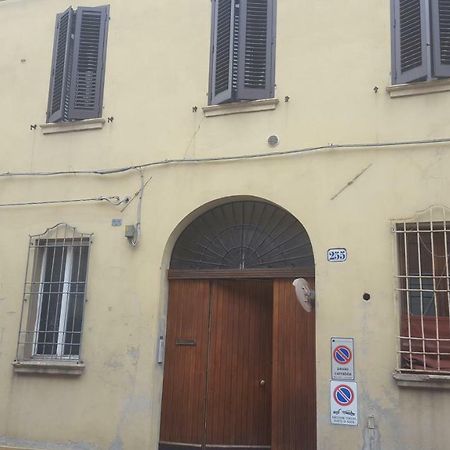 Carlo Mayr Apartment فيرّارا المظهر الخارجي الصورة